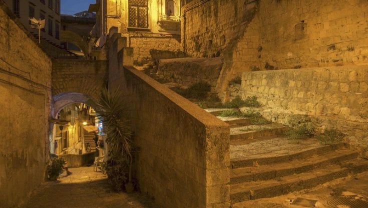 Al Pan "Vertebre di Lava", le scale di Napoli nei secoli
