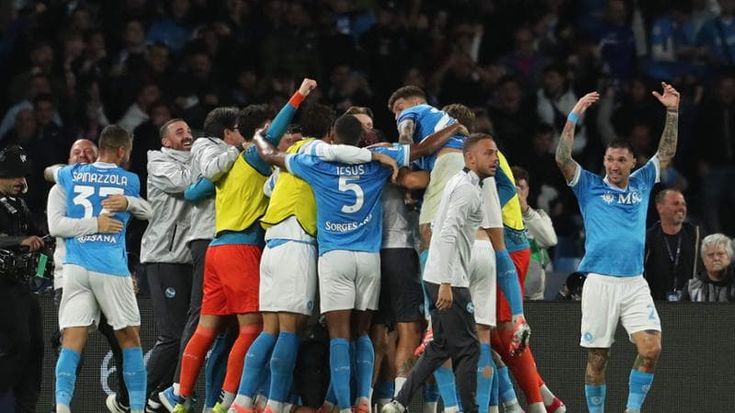 I campioni lanciati verso il quinto scudetto: il tecnico più bravo in campo che sul mercato