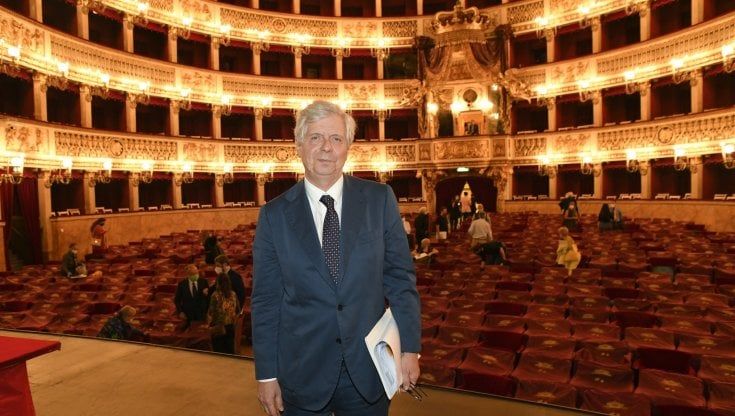 De Luca contro il San Carlo, gli occhi del ministero sul Lirico: è già stata effettuata un’ispezione