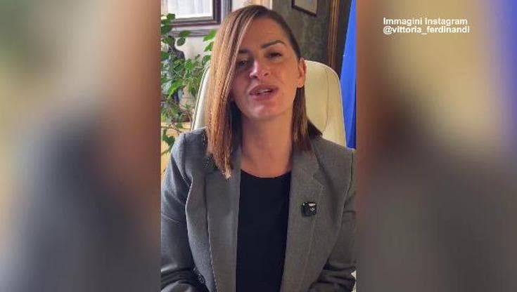 Put***, crepa", le offese social alla sindaca di Perugia: "Trasformiamo l’odio in atti concreti"