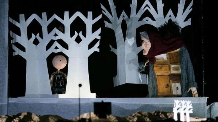 Ombre, pupazzi e acrobazie: il bello del circo