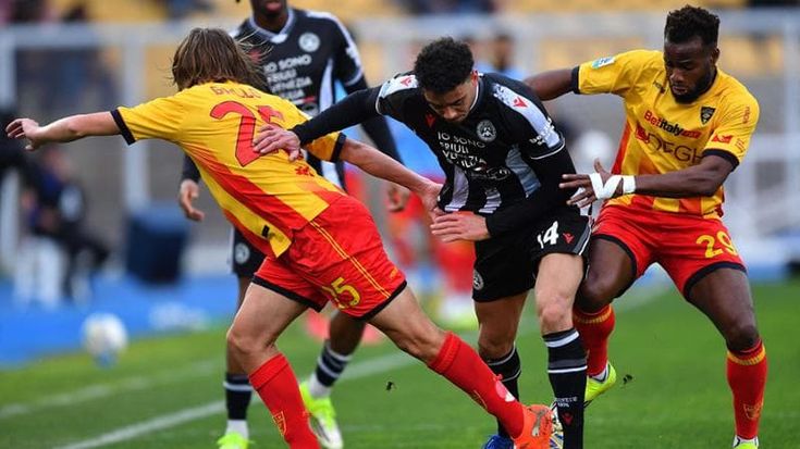 Lecce-Udinese 2-1, decide Banda al 90’. Tre punti d’oro per i salentini