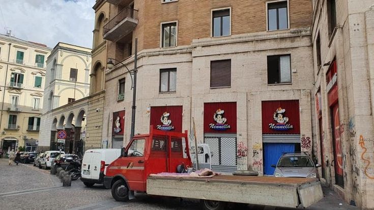 Nennella lascia i Quartieri spagnoli baciati dal boom turistico: “A piazza Carità più facile raggiungerci”