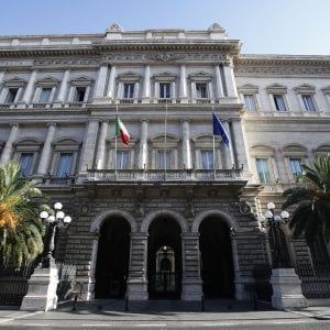 Bankitalia, il debito pubblico fa il nuovo record: 2.230 miliardi