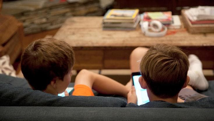 OpenAI e Telefono Azzurro insieme per proteggere bambini e adolescenti nell'era dell'IA