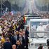 Il Papa a Parigi, messa con 700mila fedeli a Place de la Concorde: “Non tenete la fede per voi”