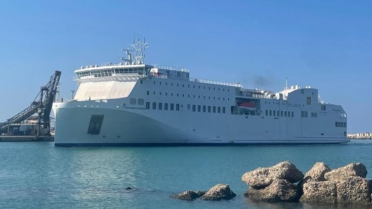 La nave della Regione è un flop, troppo grande per attraccare