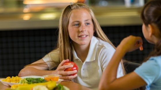 Frutta e verdura: le buone abitudini alimentari si imparano a scuola 