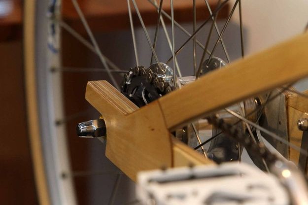 La bici Avio prende forma dal legno, la magia su due ruote