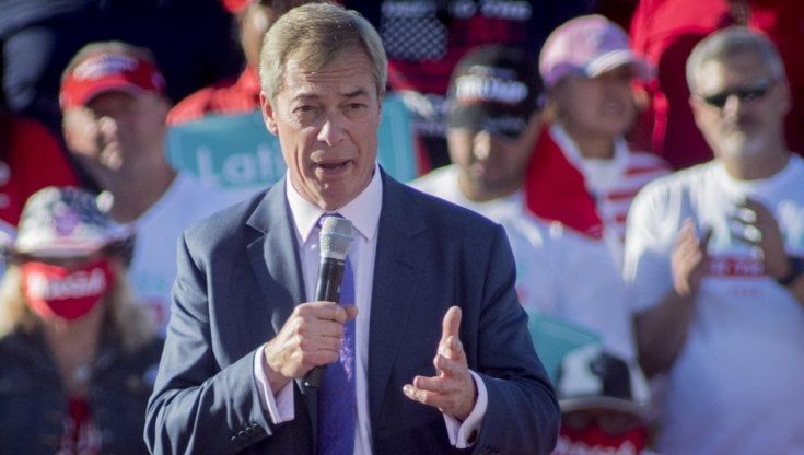 Inghilterra, Farage attacca Southgate: ''Inginocchiarsi è un gesto marxista''