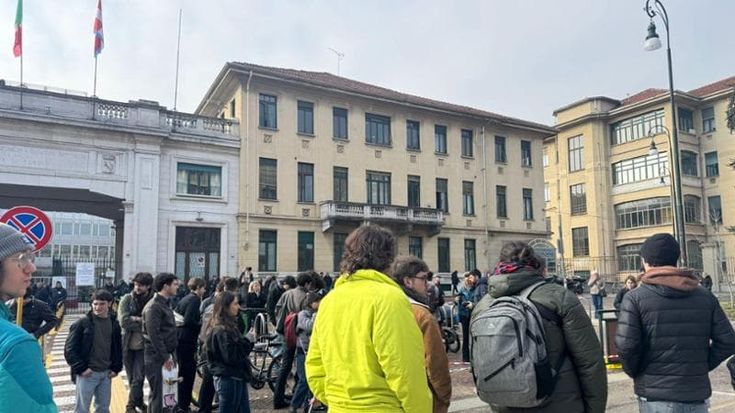 Inaugurazione dell'anno accademico UniTo, protesta dei collettivi
