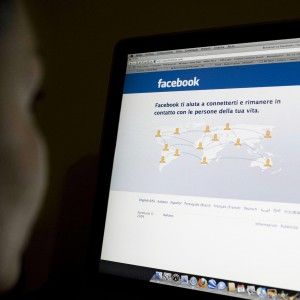 Privacy a rischio su Facebook: un "baco" pu&ograve; rivelare i contatti personali