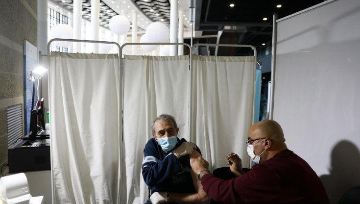 Covid, così la campagna per i vaccini unisce i palestinesi e i soldati israeliani