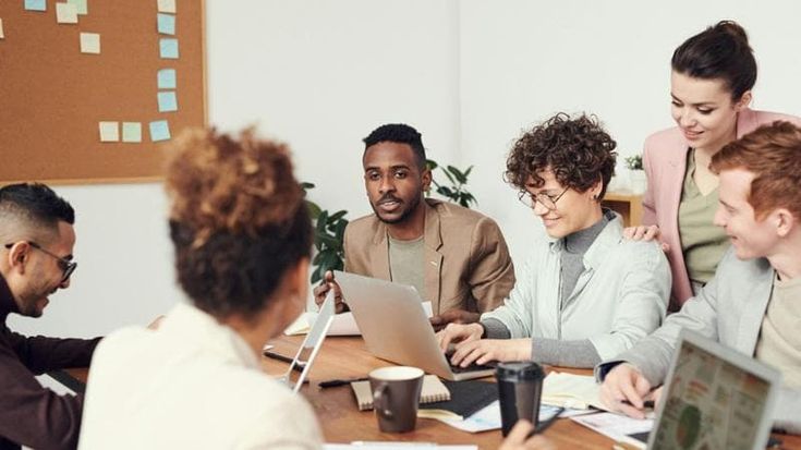 Ignorati dai capi e poco valorizzati: l’Italia è maglia nera Ue per la soddisfazione sul lavoro