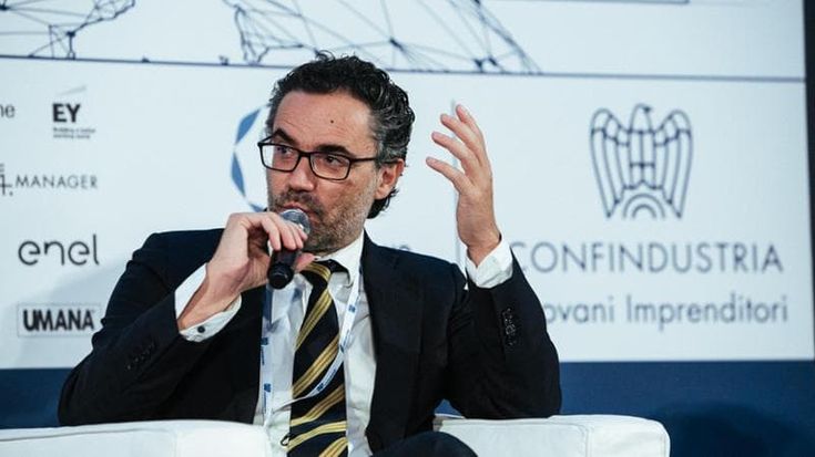 Più coppie senza figli, Rosina: “Aule vuote e sanità in crisi, non avremo i cittadini di domani”