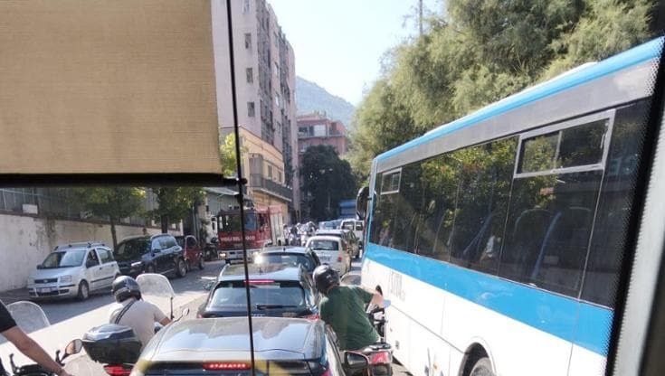 Castellammare, lavori urgenti in due gallerie: code da incubo per Napoli e Sorrento