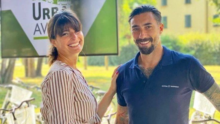 In bici con Brumotti alla scoperta delle eccellenze italiane del vino