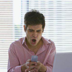 Bollette, gli italiani vogliono cambiare gestore ma dicono no al telemarketing