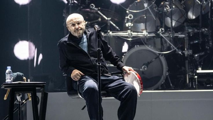 Phil Collins: “Stavo per morire, venivano a dirmi addio. Ora mi mancano l’amore e la batteria”