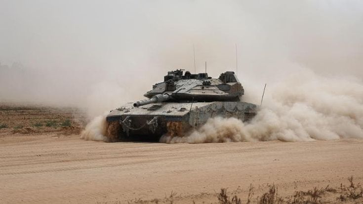 I carri israeliani nel centro di Rafah. Ieri altri 21 morti. L’Idf: non ci risulta