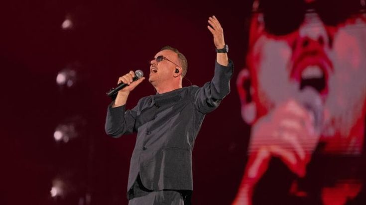 Gigi D’Alessio: “Sette sold out al Plebiscito. L’anno prossimo ci resterei per un mese, ecco perché”