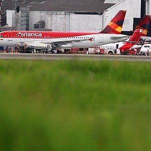 Cieli nel caos, domani scioperano i controllori: a rischio 500 voli
