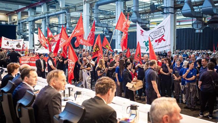 La Germania sotto shock processa Volkswagen: “Chiudere le fabbriche non è la soluzione”