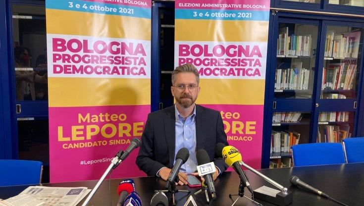 Matteo Lepore, primo giorno da sindaco di Bologna: "Faremo battaglie. La mia giunta sarà forte e paritaria"