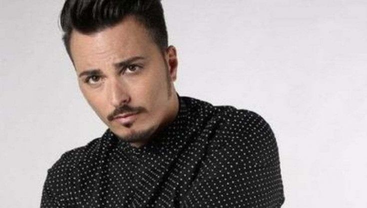 Non rispetta il coprifuoco: multato il cantante Tony Colombo