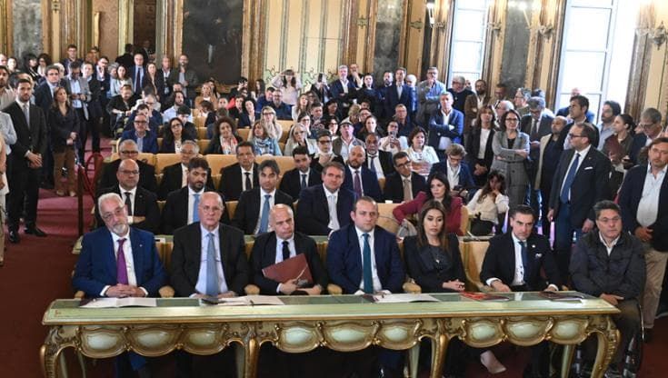 Il ritorno della Provincia regionale: tra selfie, nostalgia e buoni propositi