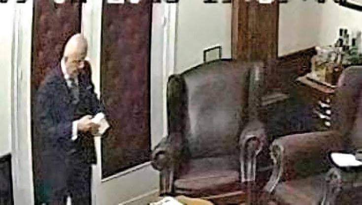 Il re degli appalti pugliesi e la pista della tangente nello studio di Marcello Vernola