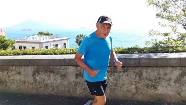 Napoli, l'ex sindaco Bassolino ferma un ladro sul bus