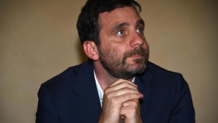 Toscana, “tutti per Tomasi”: la destra si mobilita chiamando sindaci, civici e delusi di sinistra
