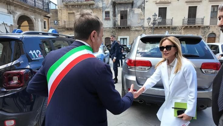 La premier Meloni a Niscemi: “Domani 150 milioni per sicurezza e indennizzi a chi ha perso la casa”