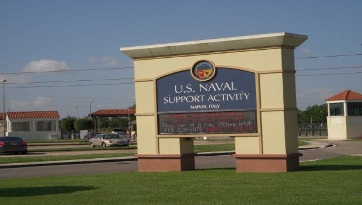 Allarme alla base Usa di Gricignano d'Aversa: fermato nei pressi della scuola con un fucile ad aria compressa. Il capitano Stewart: "Risposta rapida"
