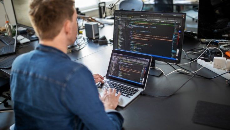 Professioni digitali sempre più ricercate, fino a un’opportunità di lavoro al giorno