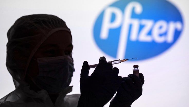 Vaccino Covid: chi ha colpa del pasticcio Pfizer