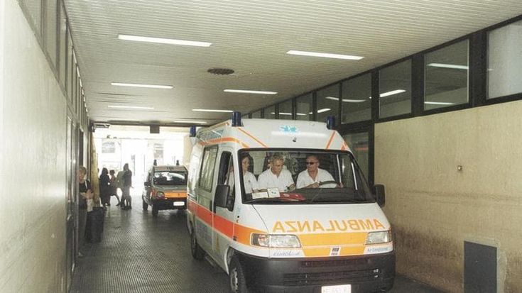 Incidente sul lavoro a Bibbona, operaio precipita in un cantiere