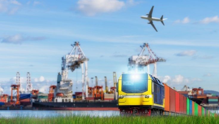 Dall'aereo alla nave, dal treno alla bici: tutte le strade del viaggio sostenibile