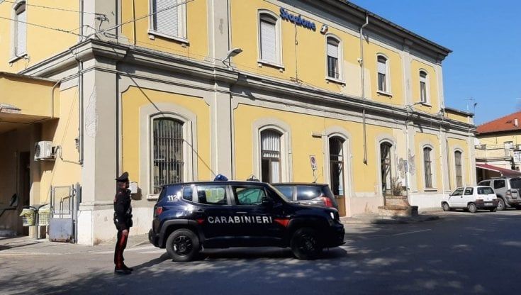 Fornovo, due diciassettenni picchiati all'uscita da scuola: tre coetanei denunciati 