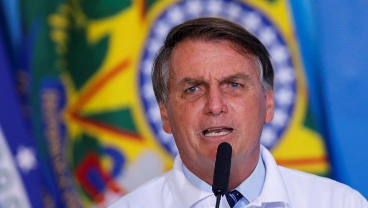 Brasile, Jair Bolsonaro cede sull'Amazzonia. Effetto Biden per l'ambiente