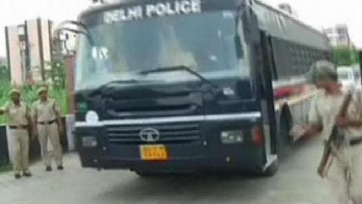 India: "A morte i quattro stupratori del bus"