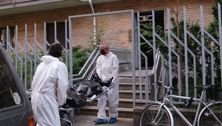Morto da un mese, trovato mummificato in casa a Torino