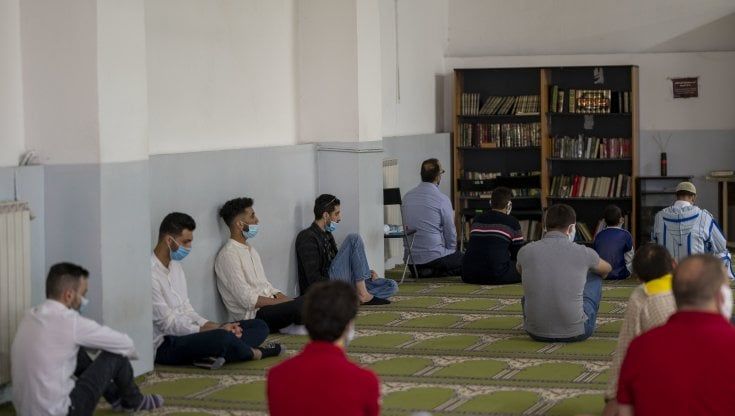 Moschea è il giorno X, lo sfratto tiene in ansia i commercianti 