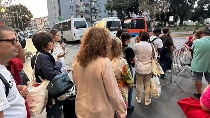 Metro Linea 2, gli utenti insorgono: Ridateci i treni fino a Pozzuoli”