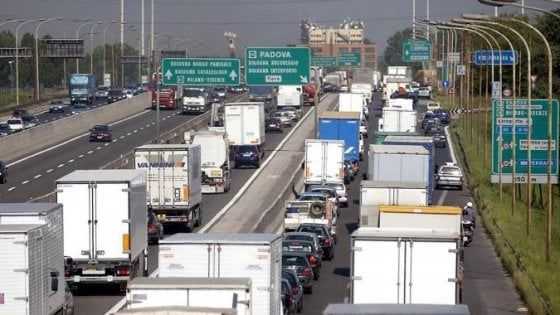 Emissioni CO2 dai camion: meno 30 per cento nel 2030