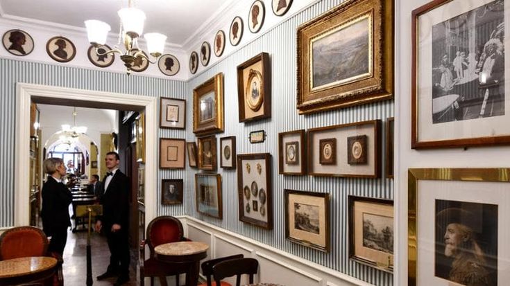 Caffè Greco, opere d’arte sottratte e l’amministratore Pellegrini va a processo