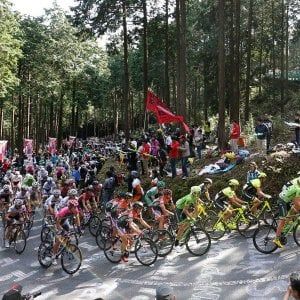 Ciclismo, Uci al contrattacco: "Per ridurre numero corridori serve nostra autorizzazione"