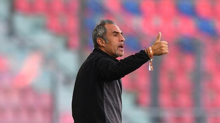 Il Catania in casa difende il primato contro il Crotone