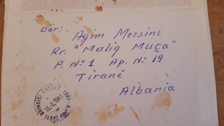 Sbarcato dall'Albania in Puglia, Neritan risponde all'appello di chi lo accolse trent'anni fa: "Sto bene, ora vivo in Germania"